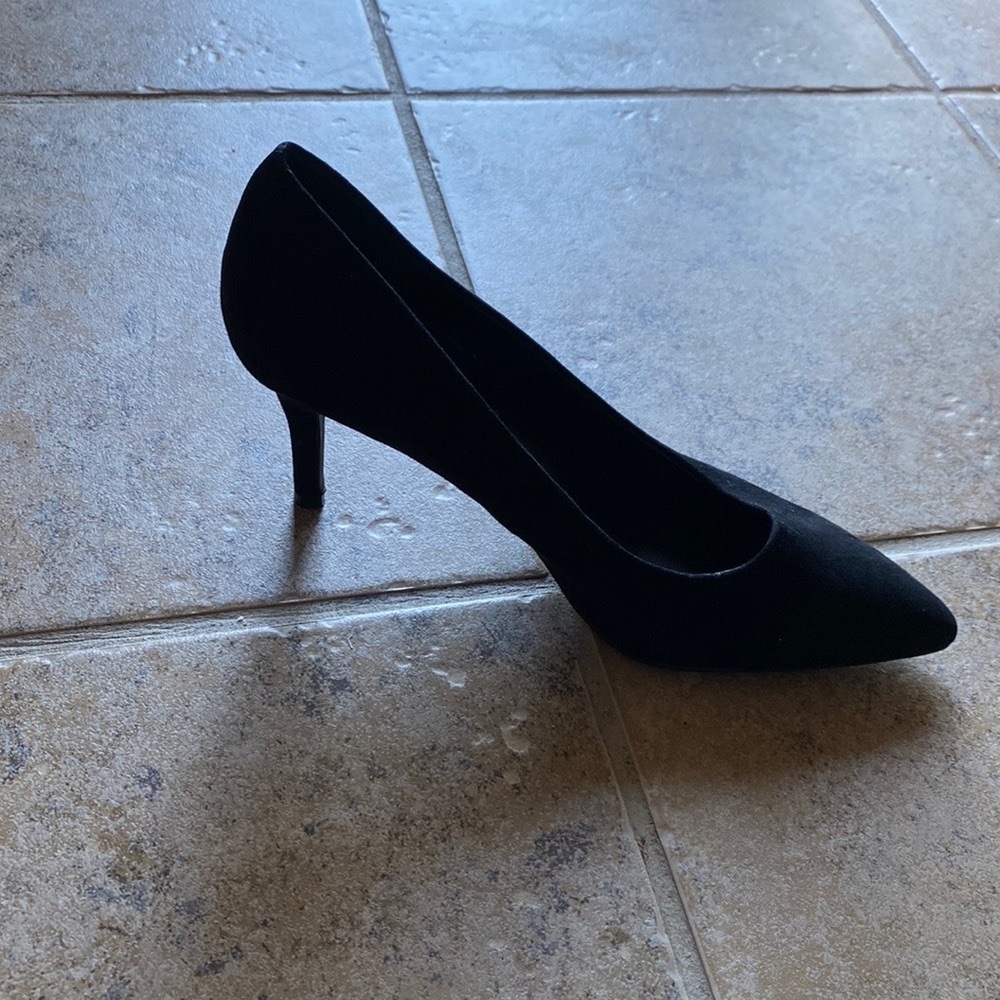 Forever 21 - Woman’s black pointed toe faux suede pumps, 3” heels, Size: 8.5